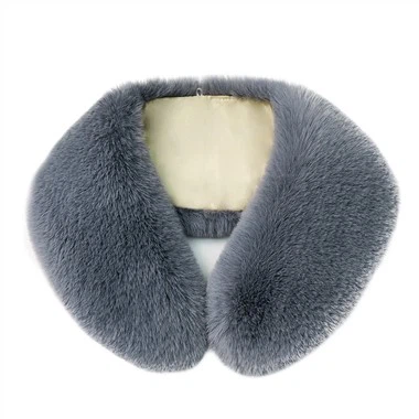 Odnímatelný límec z umělé kožešiny